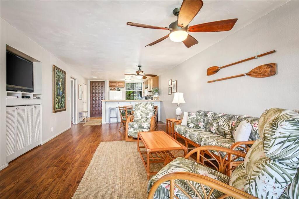 Beautiful 2/2 Condo In Kailua Kona. Ocean View! Exterior photo