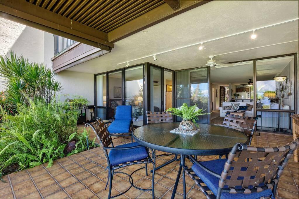 Beautiful 2/2 Condo In Kailua Kona. Ocean View! Exterior photo