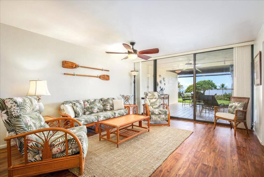 Beautiful 2/2 Condo In Kailua Kona. Ocean View! Exterior photo